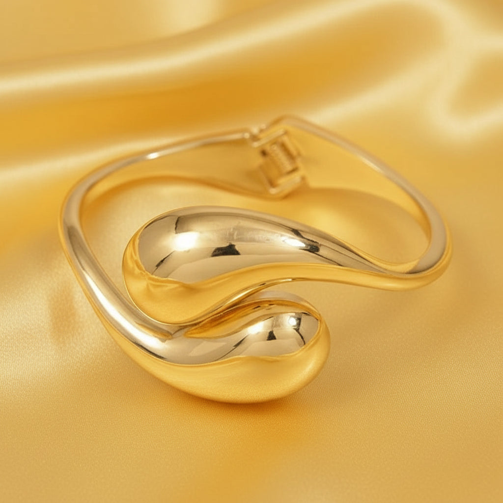 Self Love Hugging Kada