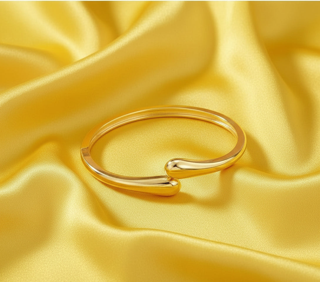 Self Love Hugging Kada